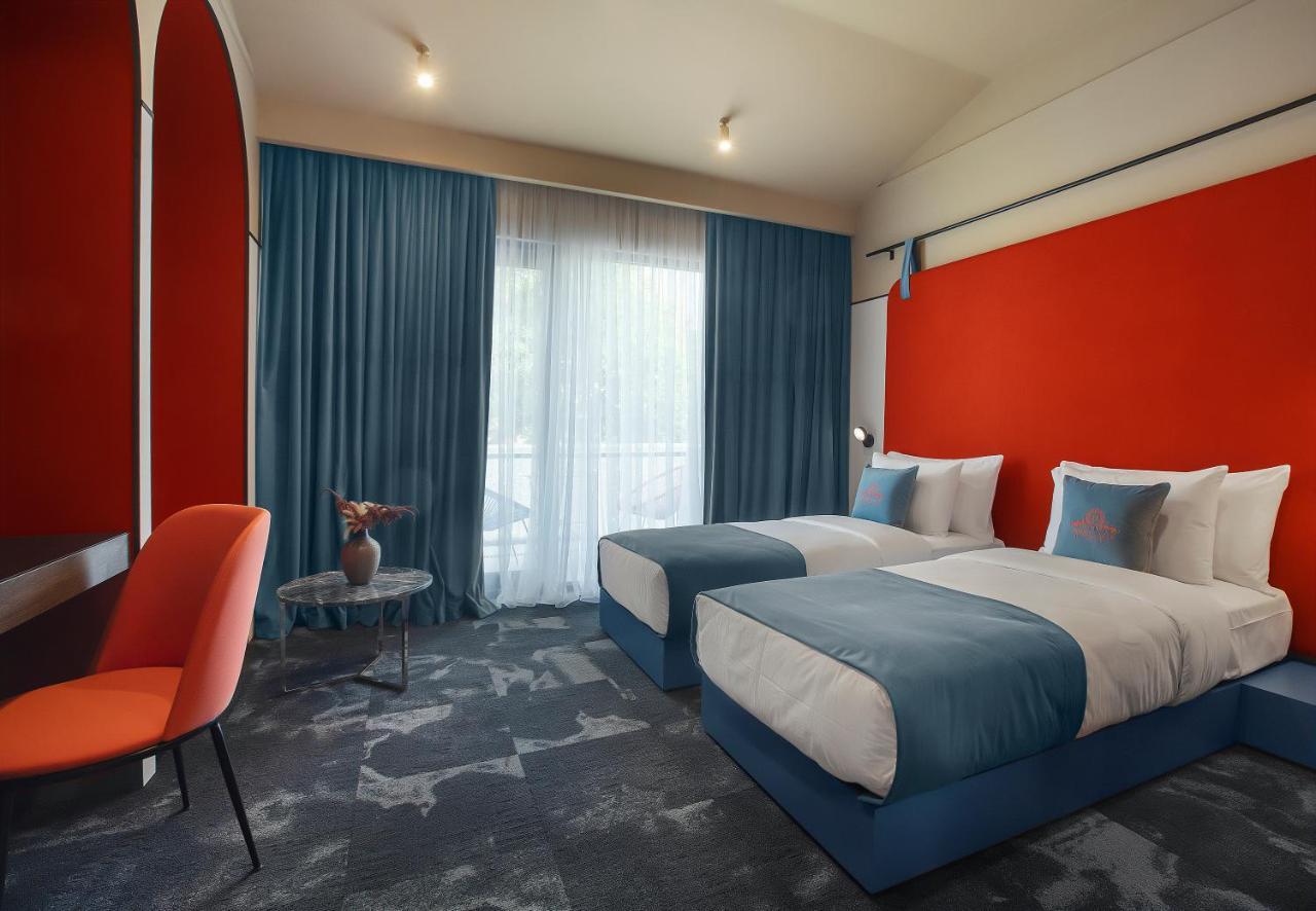 Heritage Hotel And Suites Тбилиси Екстериор снимка