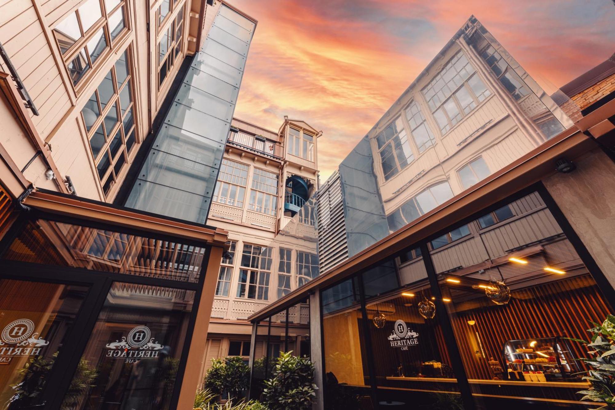 Heritage Hotel And Suites Тбилиси Екстериор снимка